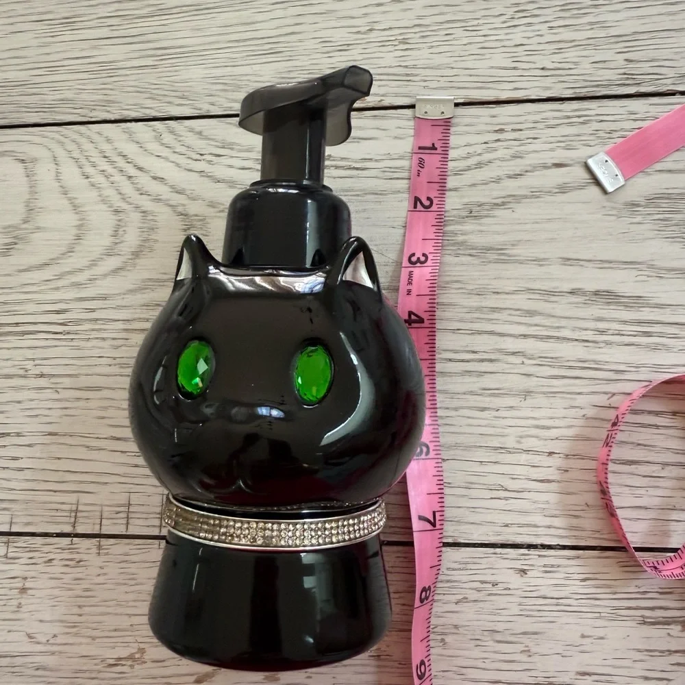 Bath & Body Works Halloween Cat Soap Dispenser - Black and Green NWT - Picture 8 of 8
